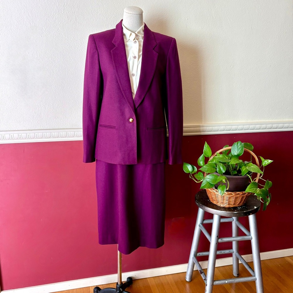 Vintage Koret Career Plum Purple 100% Wool Skirt Suit Blazer S USA Union Made